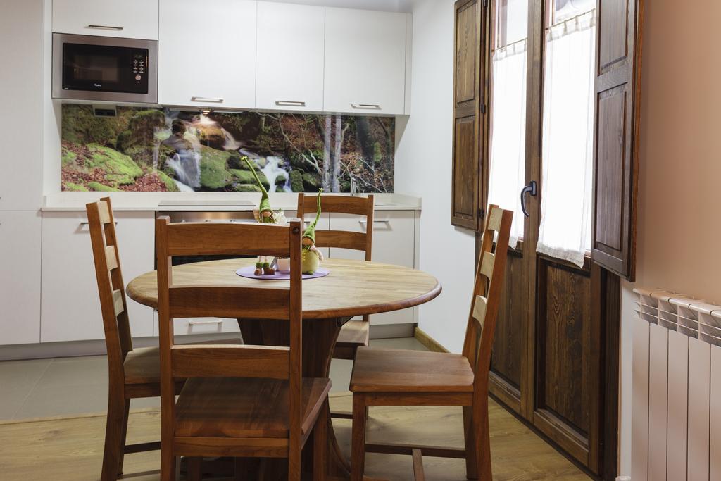 Alojamientos Rurales Apezarena Izalzu Esterno foto